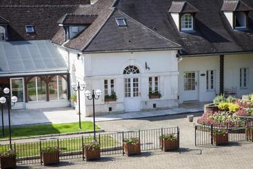 酒店 Logis Hostellerie Des Clos Et Restaurant Bistrot Des Grands Crus