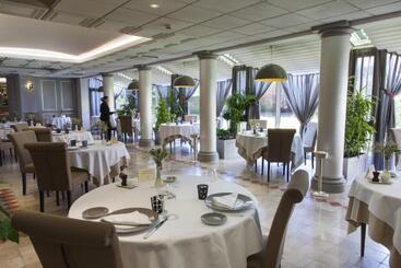 酒店 Logis Hostellerie Des Clos Et Restaurant Bistrot Des Grands Crus