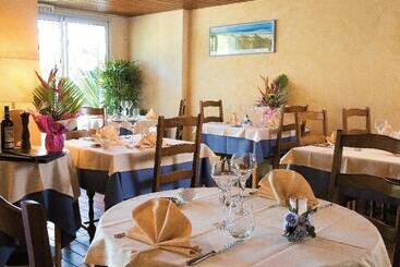 Отель Les Vagues Hôtel Restaurant