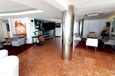 Miramar Hotel Spa & Apartments