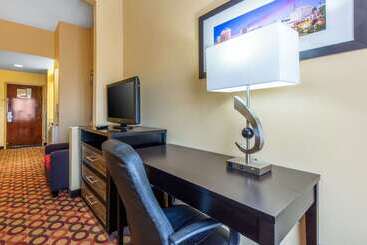 هتل Quality Inn & Suites Montgomery East Carmichael Rd