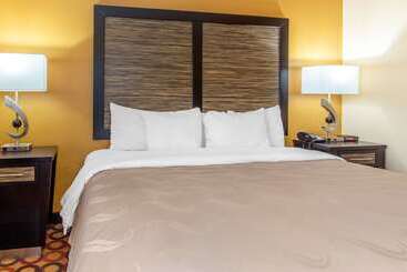 هتل Quality Inn & Suites Montgomery East Carmichael Rd