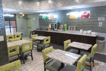 هتل Quality Inn & Suites Montgomery East Carmichael Rd