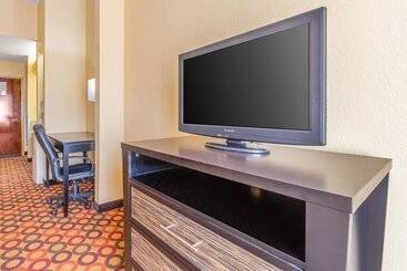 هتل Quality Inn & Suites Montgomery East Carmichael Rd