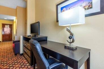 هتل Quality Inn & Suites Montgomery East Carmichael Rd