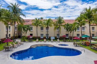 Quality Hotel Real Aeropuerto San Salvador