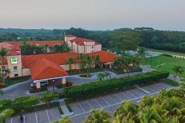 Quality Hotel Real Aeropuerto San Salvador