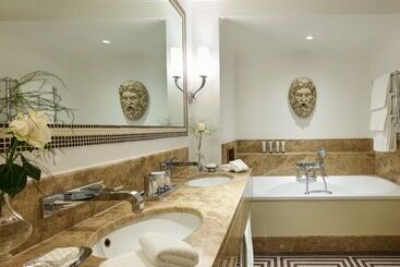Rocco Forte Hotel De Russie