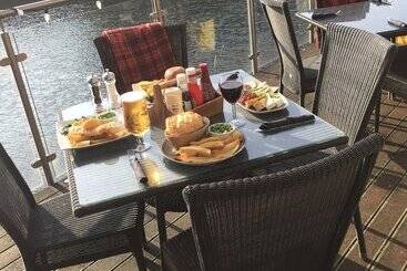 هتل The Riverside