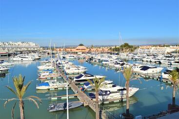 Marina Plaza By Garvetur