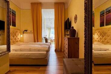 هتل Park Villa Zentral Am Mittelrhein Zimmer & Apartments