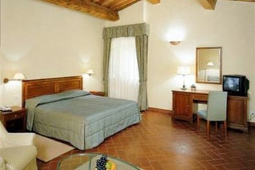 منتجع Unahotels Poggio Dei Medici Toscana