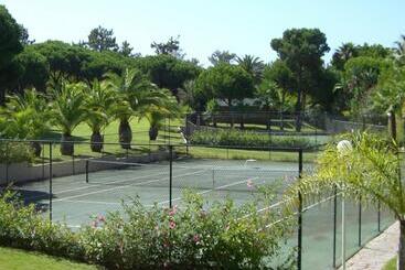 Vale Do Garrao Villas