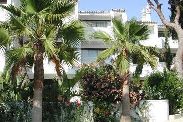 Vale Do Garrao Villas
