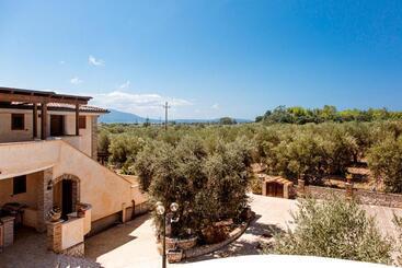 هتل Albergo Il Giardino