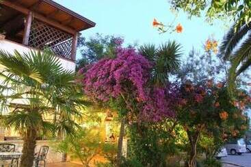 هتل Albergo Il Giardino