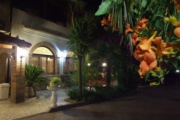 هتل Albergo Il Giardino