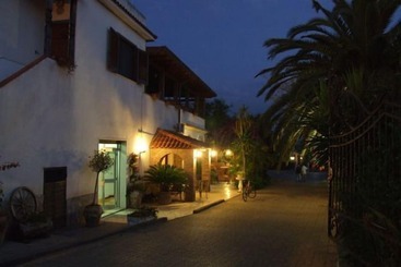 هتل Albergo Il Giardino