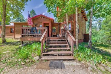 Unique  Bear Country Cabin  In Ruidoso W/ Hot Tub!