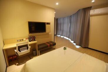 Отель 7days Premium Harbin Xuefu Road Branch