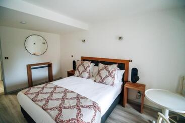 فندق Auberge De L Abbaye Cruis