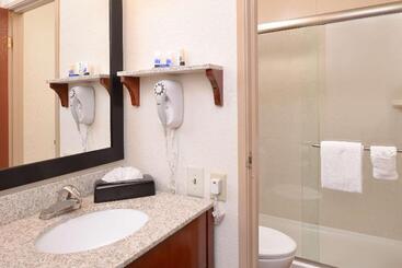 هتل Best Western Executive Inn & Suites