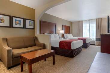هتل Comfort Suites Downtown Sacramento