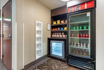 هتل Comfort Suites Downtown Sacramento
