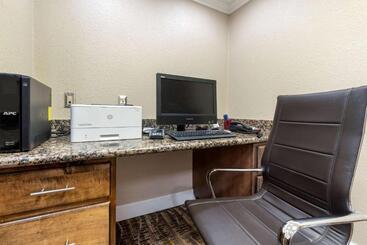 هتل Comfort Suites Downtown Sacramento