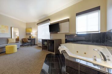 هتل Comfort Suites Oceanside Camp Pendleton Area