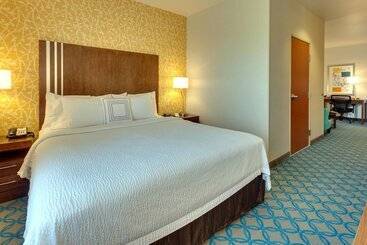 هتل Fairfield Inn & Suites By Marriott San Francisco Airport