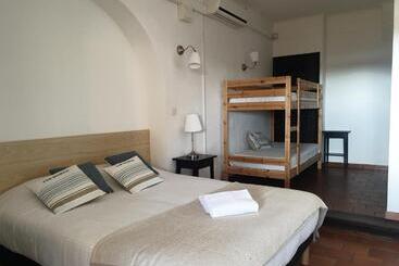 هتل Hôtel La Petite Bohème