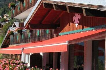 هتل Hôtel Les Triolets