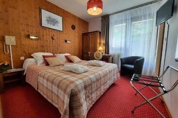 هتل Hôtel Les Triolets