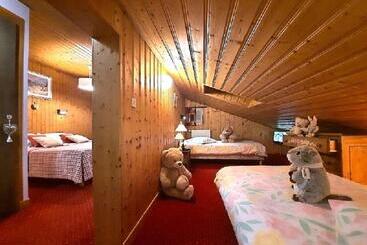 هتل Hôtel Les Triolets