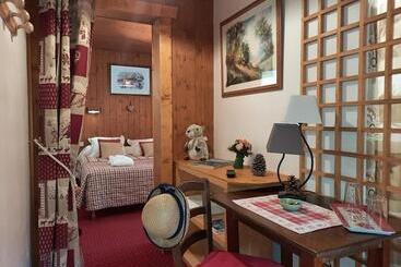 هتل Hôtel Les Triolets