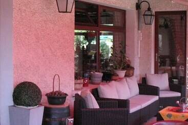 هتل Hôtel Les Triolets