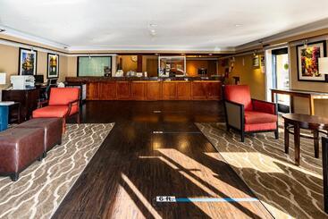 هتل Hyland Inn Near Pasadena Civic Center