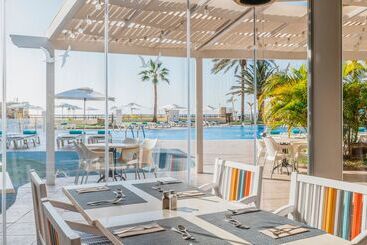 Отель Iberostar Waves Playa Gaviotas - All Inclusive