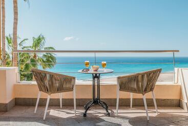 Отель Iberostar Waves Playa Gaviotas - All Inclusive