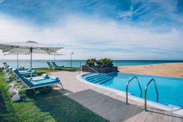 هتل Iberostar Waves Playa Gaviotas - All Inclusive