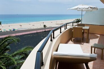 هتل Iberostar Waves Playa Gaviotas - All Inclusive