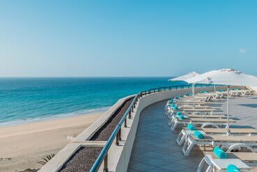 هتل Iberostar Waves Playa Gaviotas - All Inclusive