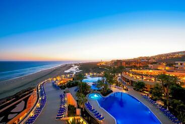 Отель Iberostar Waves Playa Gaviotas - All Inclusive