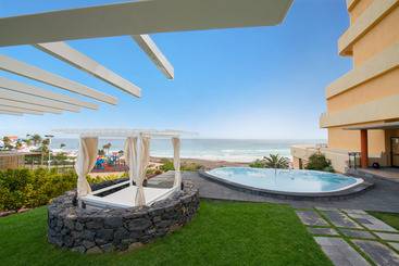 Отель Iberostar Waves Playa Gaviotas - All Inclusive