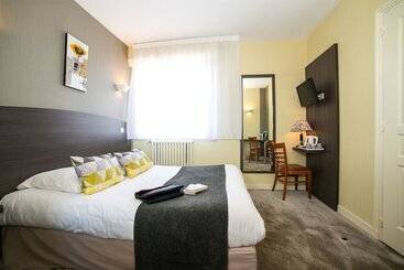 هتل Logis Auberge De La Rose