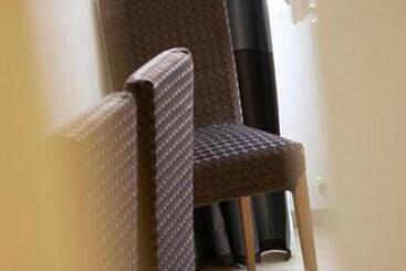 هتل Logis Hôtel Le Cheval Blanc