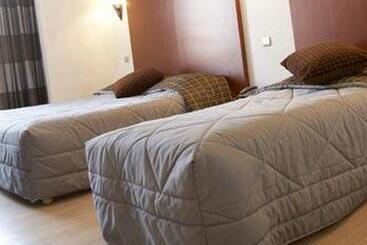 هتل Logis Hôtel Le Cheval Blanc