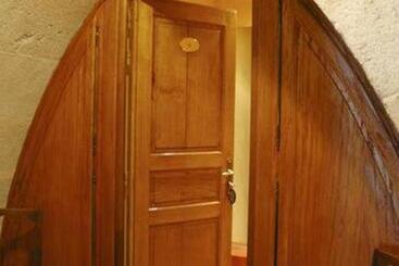 هتل Logis Hôtel Le Cheval Blanc