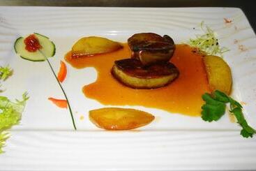 هتل Logis Hôtel Restaurant Le Chalet Du Mont Roland